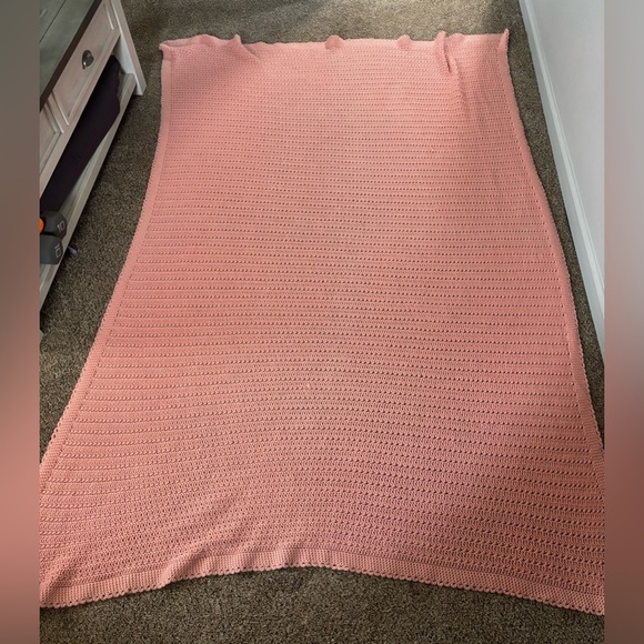 Crocheted handmade blanket rose pink throw / twin bedcover cottagecore - Picture 4 of 4